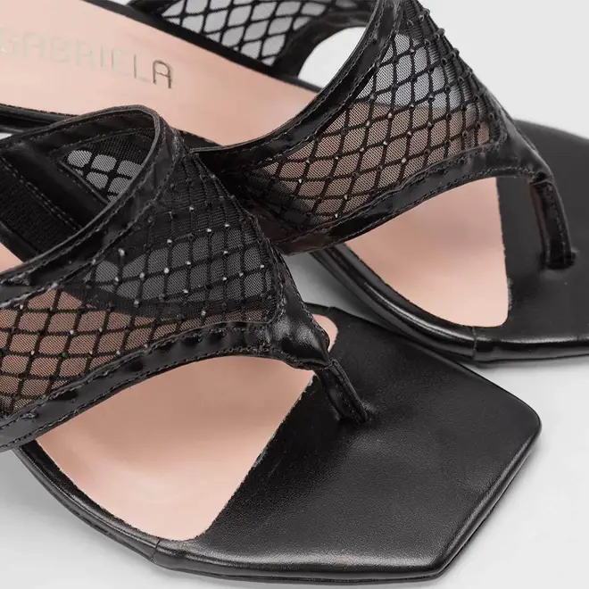 Tamanco Feminino Gabriela Salto Médio Flare Tela Em Strass Preto
