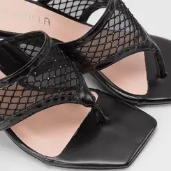 Tamanco Feminino Gabriela Salto Médio Flare Tela Em Strass Preto
