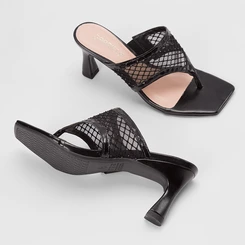 Tamanco Feminino Gabriela Salto Médio Flare Tela Em Strass Preto