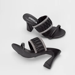 Tamanco Feminino Gabriela Detalhe Strass Tramado Preto