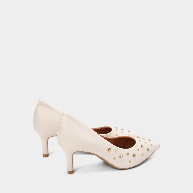 Scarpin Feminino Vizzano Salto Médio Fino Detalhe Tachas & Pedraria Off White