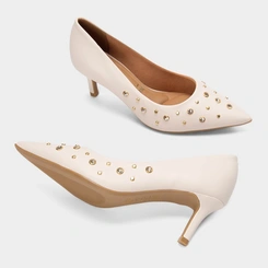 Scarpin Feminino Vizzano Salto Médio Fino Detalhe Tachas & Pedraria Off White