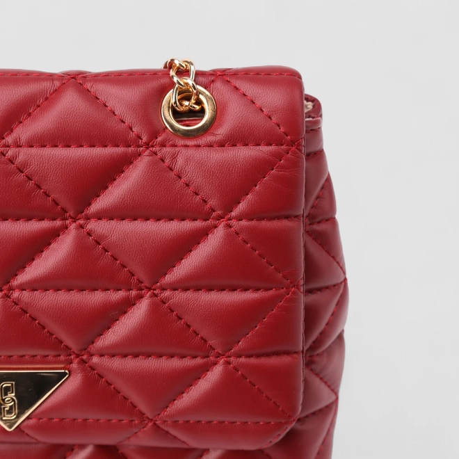 Bolsa De Ombro Gabriela Pequena Transversal Alça Corrente Matelassê Vermelho