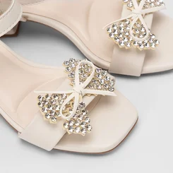 Sandália Infantil Molekinha Salto Geométrico Detalhe Laço & Strass Off White