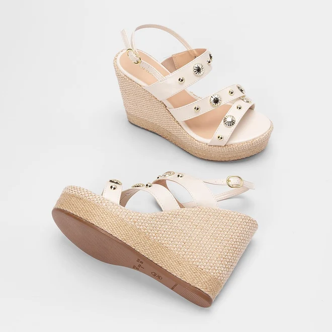 Sandália Feminina Gabriela Detalhe Tachas Ráfia Off White