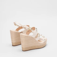 Sandália Feminina Gabriela Detalhe Tachas Ráfia Off White