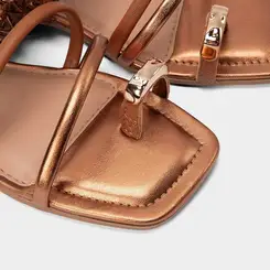 Rasteira Feminina Dakota Detalhe Bold Caramelo