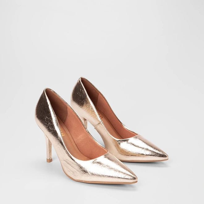 Scarpin Feminino Gabriela Salto Fino Espuma Amortecedora Metalizado Ouro