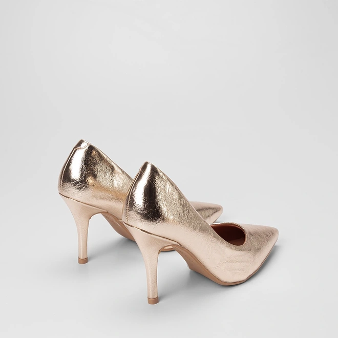 Scarpin Feminino Gabriela Salto Fino Espuma Amortecedora Metalizado Ouro