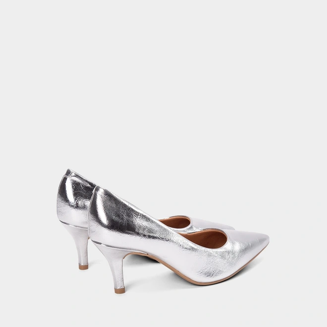 Scarpin Feminino Gabriela Salto Médio Fino Metalizado Prata