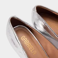 Scarpin Feminino Gabriela Salto Médio Fino Metalizado Prata