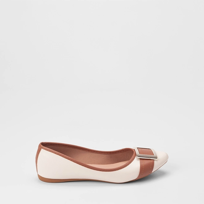 Sapatilha Feminina Penélope Enfeite Fivela Off White & Caramelo