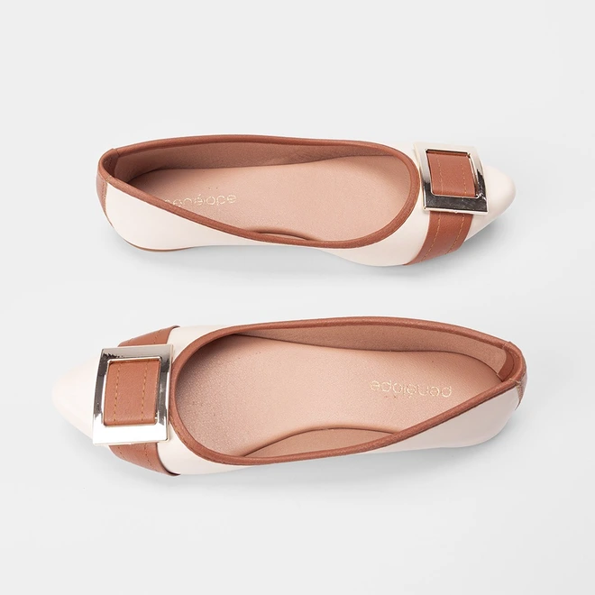 Sapatilha Feminina Penélope Enfeite Fivela Off White & Caramelo