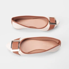 Sapatilha Feminina Penélope Enfeite Fivela Off White & Caramelo