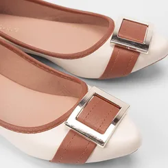 Sapatilha Feminina Penélope Enfeite Fivela Off White & Caramelo