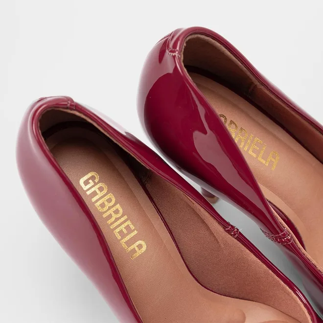 Scarpin Feminino Gabriela Salto Fino Espuma Amortecedora Verniz Vermelho