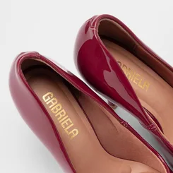 Scarpin Feminino Gabriela Salto Fino Espuma Amortecedora Verniz Vermelho