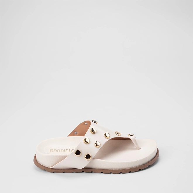 Tamanco Rasteiro Feminino Gabriela Detalhe Tachas Off White