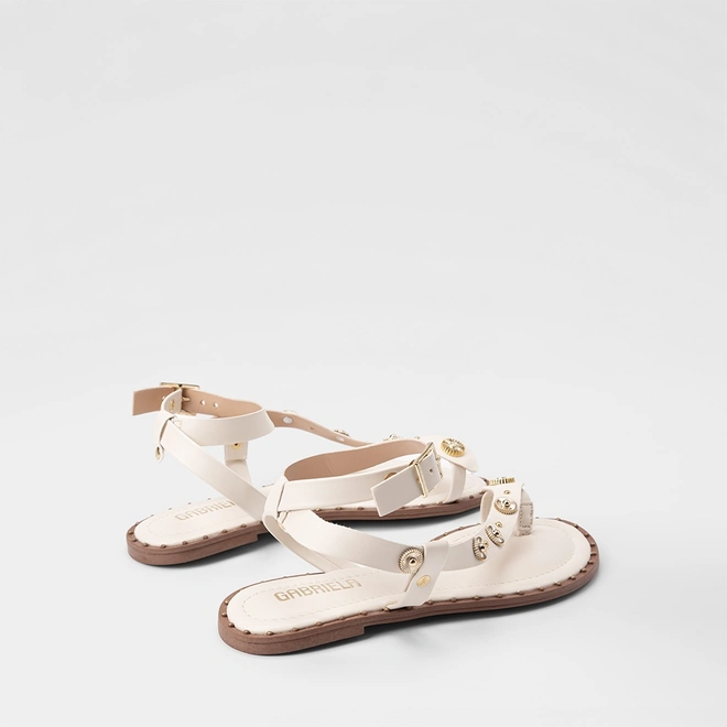 Sandália Rasteira Feminina Gabriela Detalhe Tachas Off White