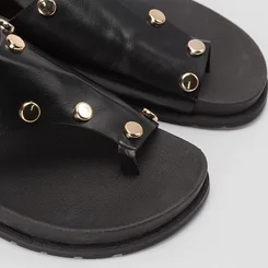 Tamanco Rasteiro Feminino Gabriela Detalhe Tachas Preto