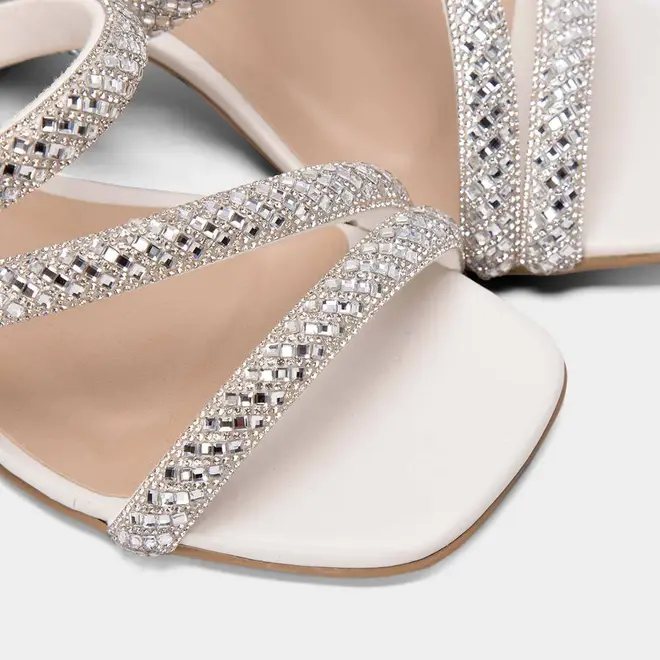 Tamanco Feminino Penélope Salto Geométrico Strass Off White