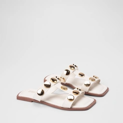Rasteira Feminina Gabriela Detalhe Tachas Off White