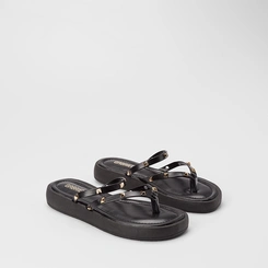 Tamanco Feminino Gabriela Flatform Detalhe Tachas Preto