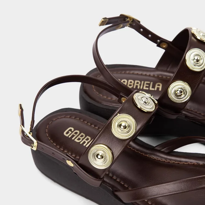 Sandália Feminina Gabriela Flatform Detalhe Metalizado Marrom