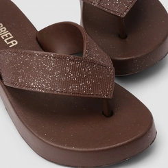 Tamanco Feminino Gabriela Plataforma Tira de Dedo Glitter Marrom