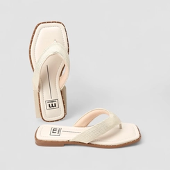 Rasteira Feminina Moleca Rebite Off White
