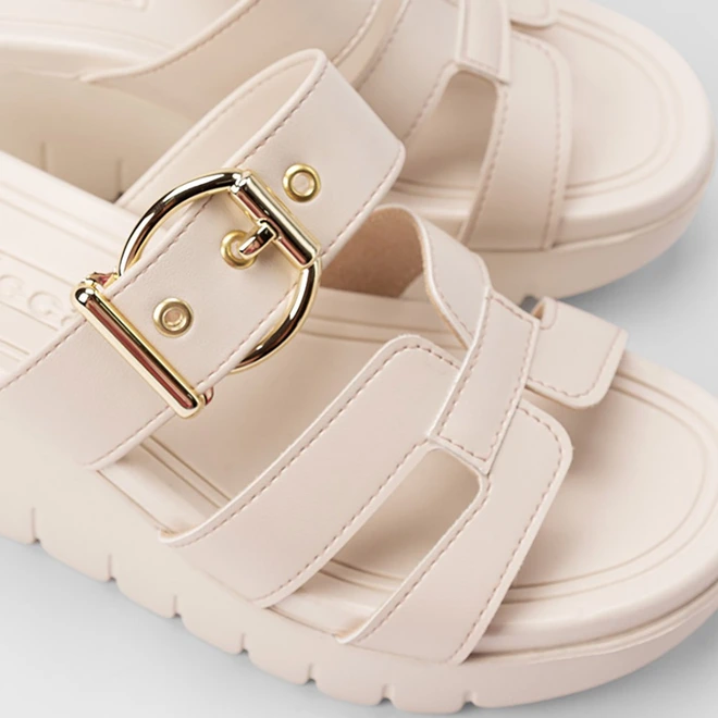 Tamanco Feminino Moleca Tira Vazada & Fivela Off White