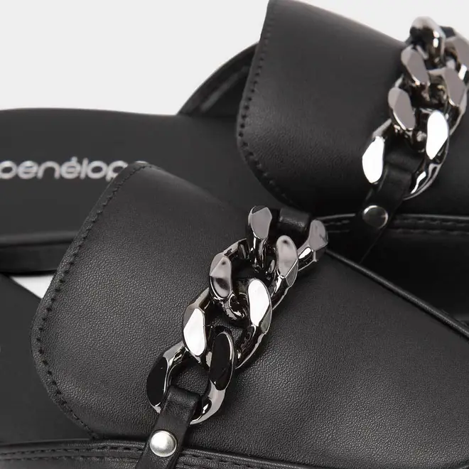 Mule Feminino Penélope Detalhe Corrente Preto