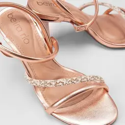 Sandália Feminina Beira Rio Tira Em Strass & Pérola Metalizado Rose Gold
