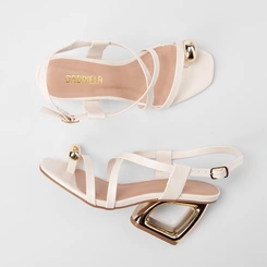 Sandália Feminina Gabriela Salto Estilizado Tiras Cruzadas Bold Off White