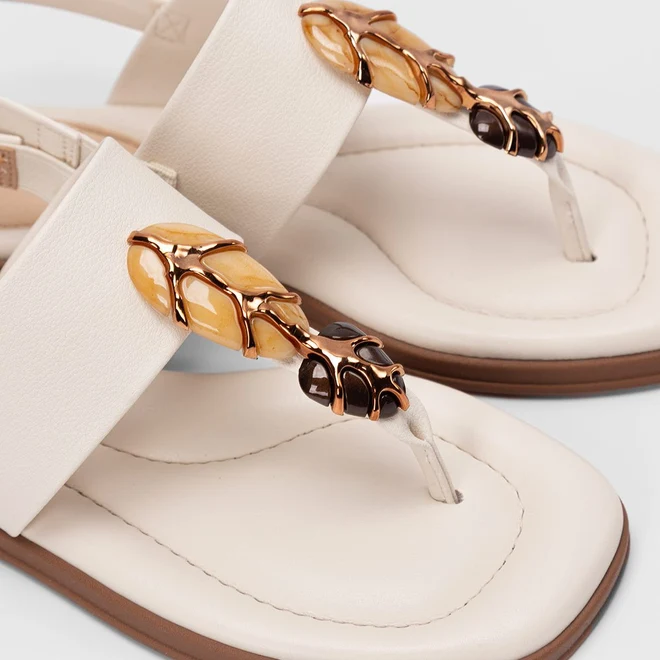 Sandália Rasteira Feminina Modare Ultraconforto Detalhe Pedraria Off White