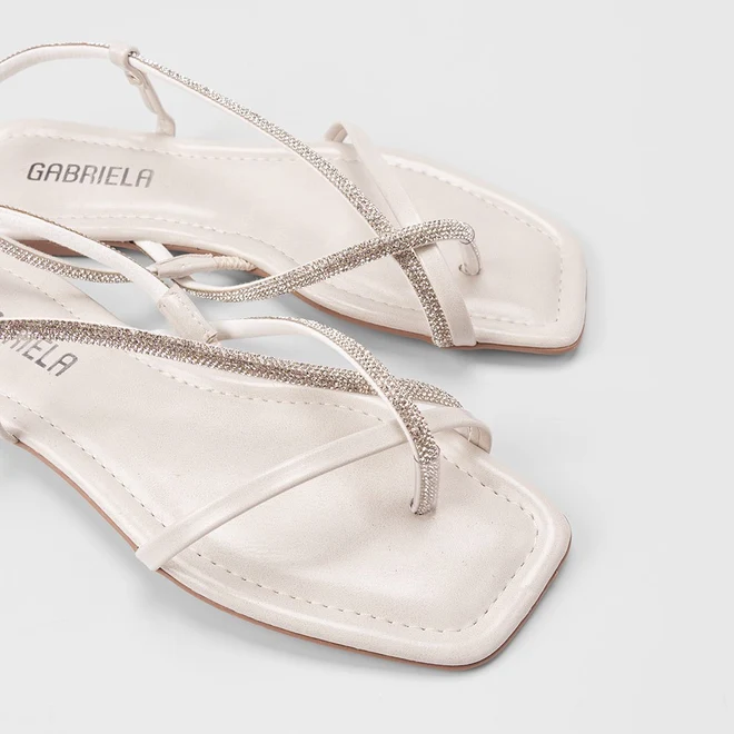 Sandália Rasteira Feminina Gabriela Tiras Strass Off White