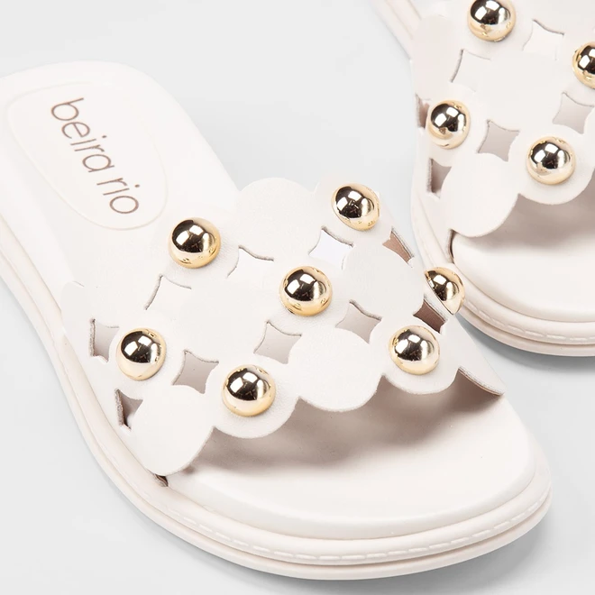 Tamanco Rasteiro Feminino Beira Rio Tachas Off White