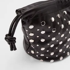 Bolsa Bucket Gabriela Média Detalhe Tachas Preto