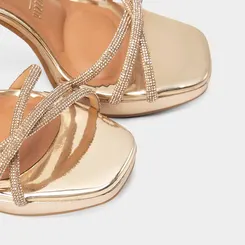 Sandália Feminina Vizzano Meia Pata Tiras Cruzadas Strass Metalizado Ouro