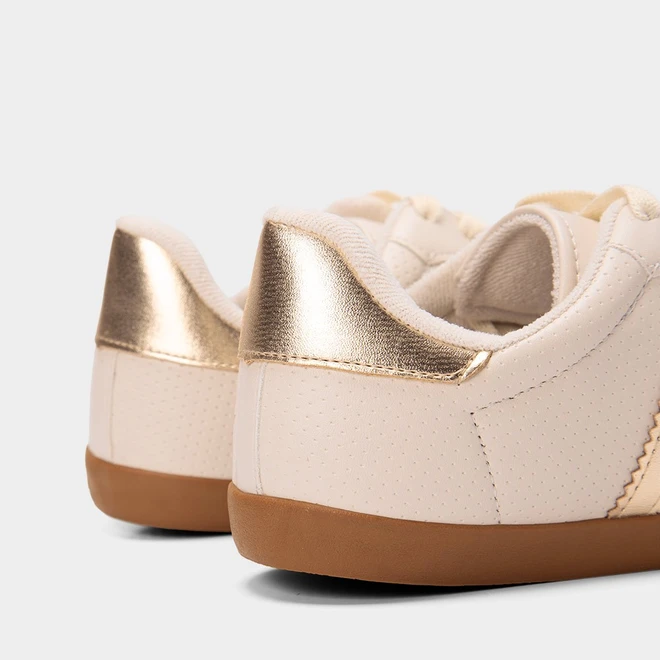 Tênis Casual Feminino Penélope Detalhe Recorte Metalizado Off White