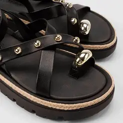 Sandália Feminina Moleca Flatform Detalhe Tachas & Bold Preto