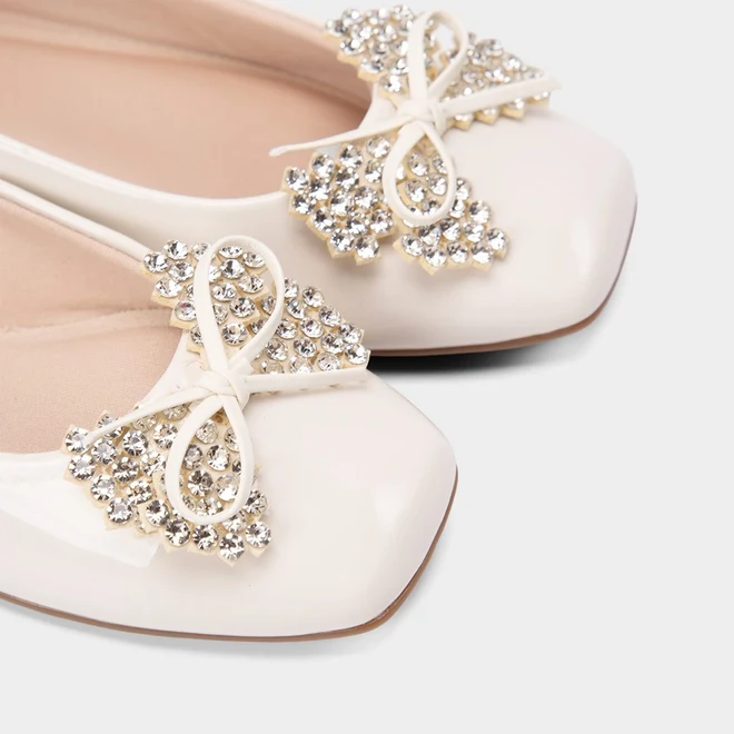 Sapatilha Infantil Molekinha Detalhe Laço Strass Verniz Off White
