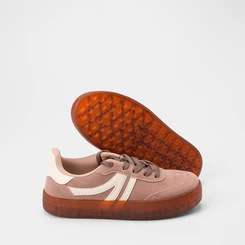 Tênis Casual Feminino Gabriela Detalhe Recorte Lateral Camurça Marrom