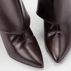 Bota Feminina Gabriela Cano Médio Detalhe Capa Marrom