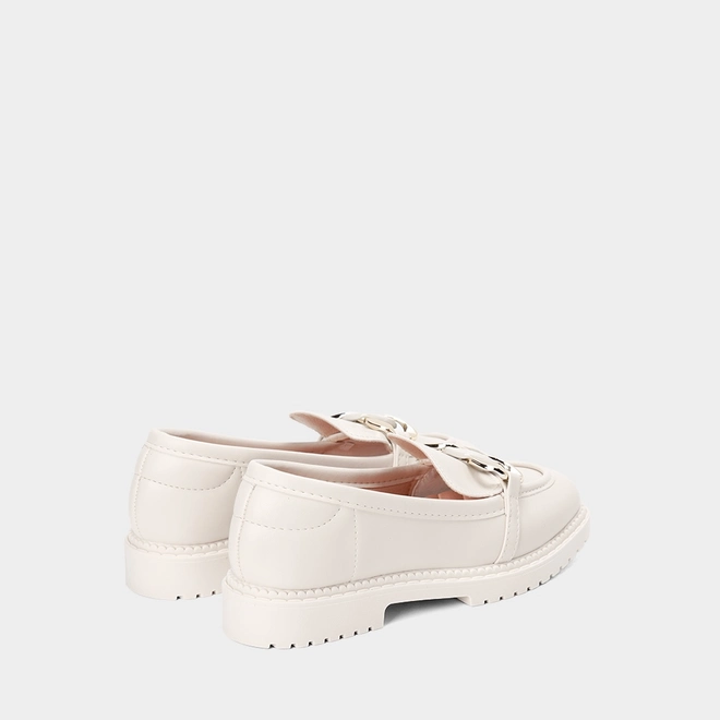 Mocassim Loafer Feminina Moleca Detalhe Corrente Off White
