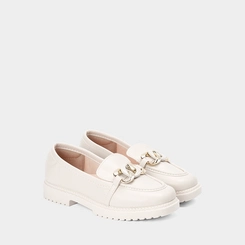 Mocassim Loafer Feminina Moleca Detalhe Corrente Off White