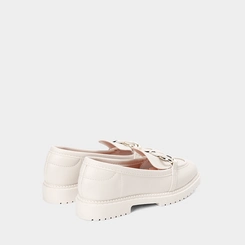Mocassim Loafer Feminina Moleca Detalhe Corrente Off White