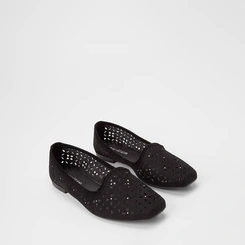 Sapatilha Feminina Penélope Perfuros & Tachas Camurça Preto