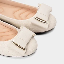 Sapatilha Feminina Moleca Detalhe Laço Off White
