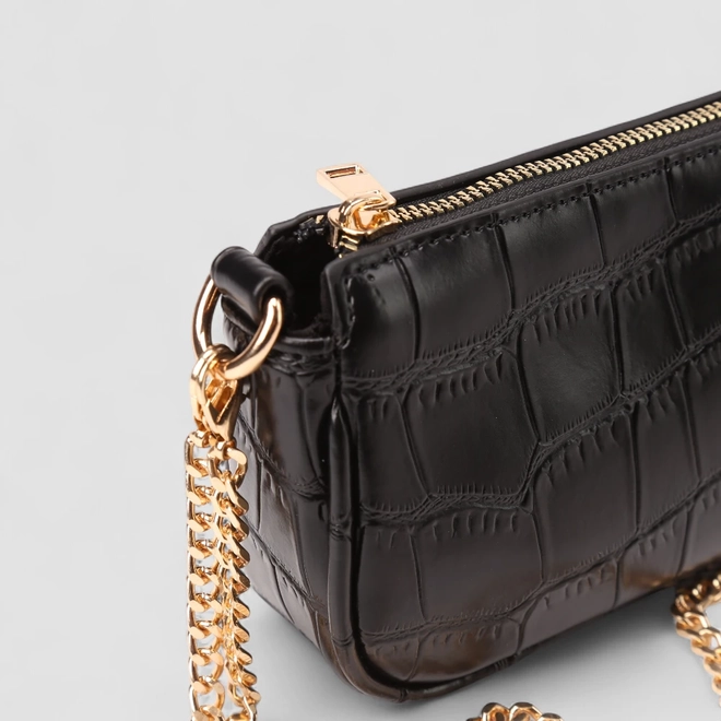 Bolsa Baguete Gabriela Pequena Alça Corrente Textura Croco Preto